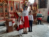 В приходе Петропавловского храма Ужура состоялся праздничный концерт «Пасху с мамочкой встречаем»