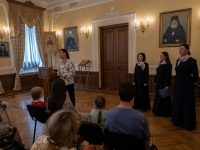Музыкальную сказку с духовным сюжетом показали в красноярском Архиерейском доме