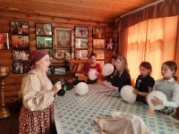 Выставка, мастер-класс и колокольные звоны: Пасхальный фестиваль в Свято-Троицком храме села Новобирилюссы