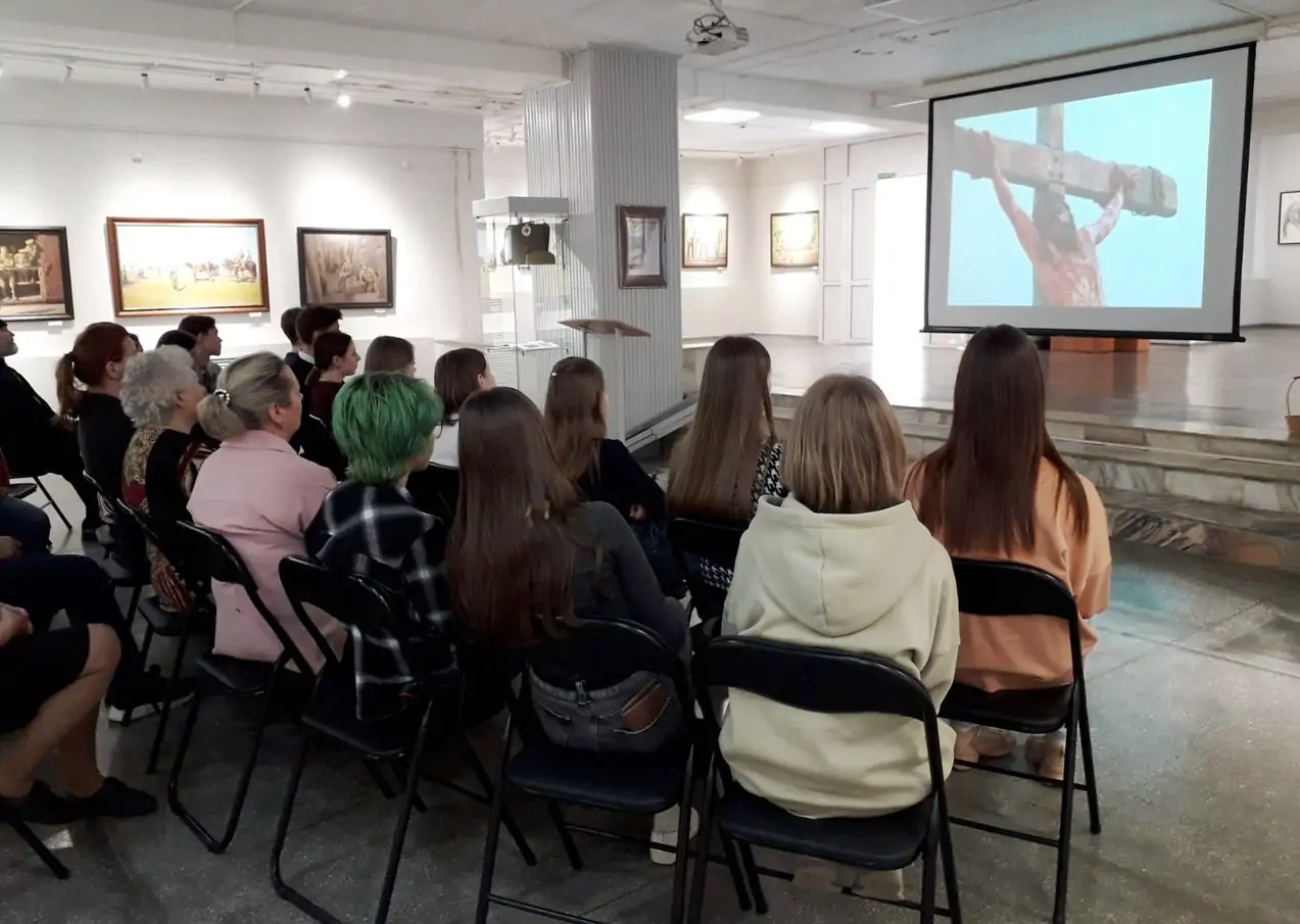 You are currently viewing «Пасхальные встречи» прошли в Художественном музее Дивногорска