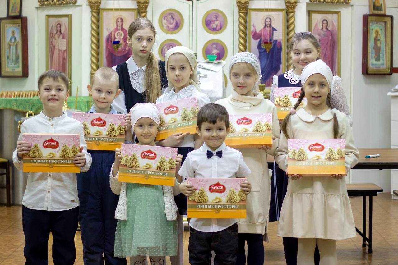 You are currently viewing Воспитанники воскресных школ Красноярской епархии получили сладкие подарки на Пасху