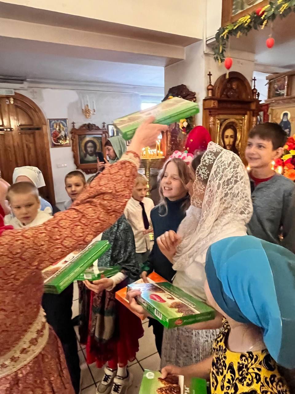 Раздача Пасхальных подарков